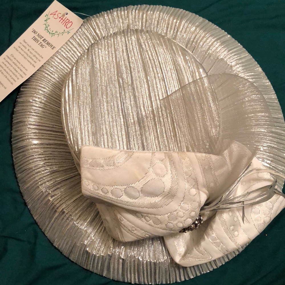 Silver Ashro hat - Picture 2 of 3